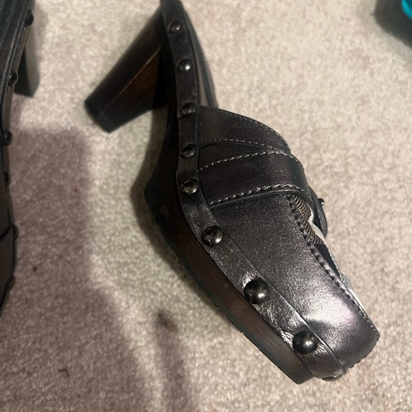 COPY - Beautiful Women’s preworn Burberry Clogs/Mules in Great Condition - Picture 5 of 5